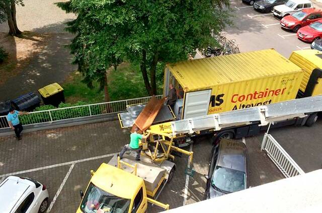 Umzug mit Außenaufzug